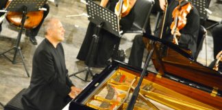 Alexander Lonquich dirige l’Orchestra Nazionale Sinfonica dei Conservatori Italiani mercoledì 25 a Villa Rufolo per il Ravello Festival.