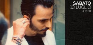 Tony Colombo in concerto alle Rocce Rosse del Lloyd’s Baia Hotel sabato 13.