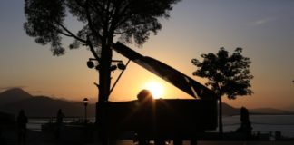 Incanto all’Alba all’Arena del Fuenti, standing ovation per Remo Anzovino.