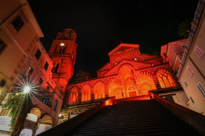 Duomo di Amalfi in rosso - 25 novembre 2018 - 2
