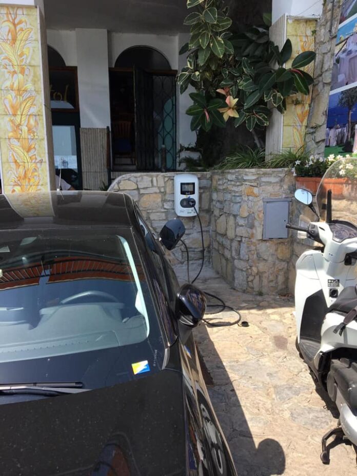 Colonnina Elettrica2