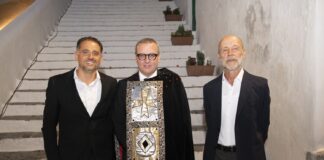 Amalfi incorona il suo Magister a conclusione del Capodanno Bizantino   Italo Giulivo dedica il riconoscimento alla macchina della Protezione Civile  «Se io sono Magister, i volontari sono maestri di vita».