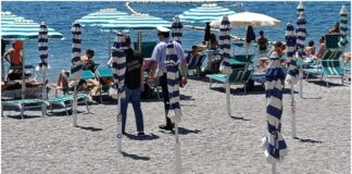 Sequestrato lido sulla spiaggia di Erchie